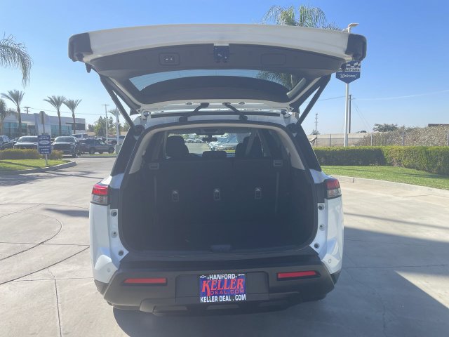Used 2025 Nissan Pathfinder SV FWD image 25