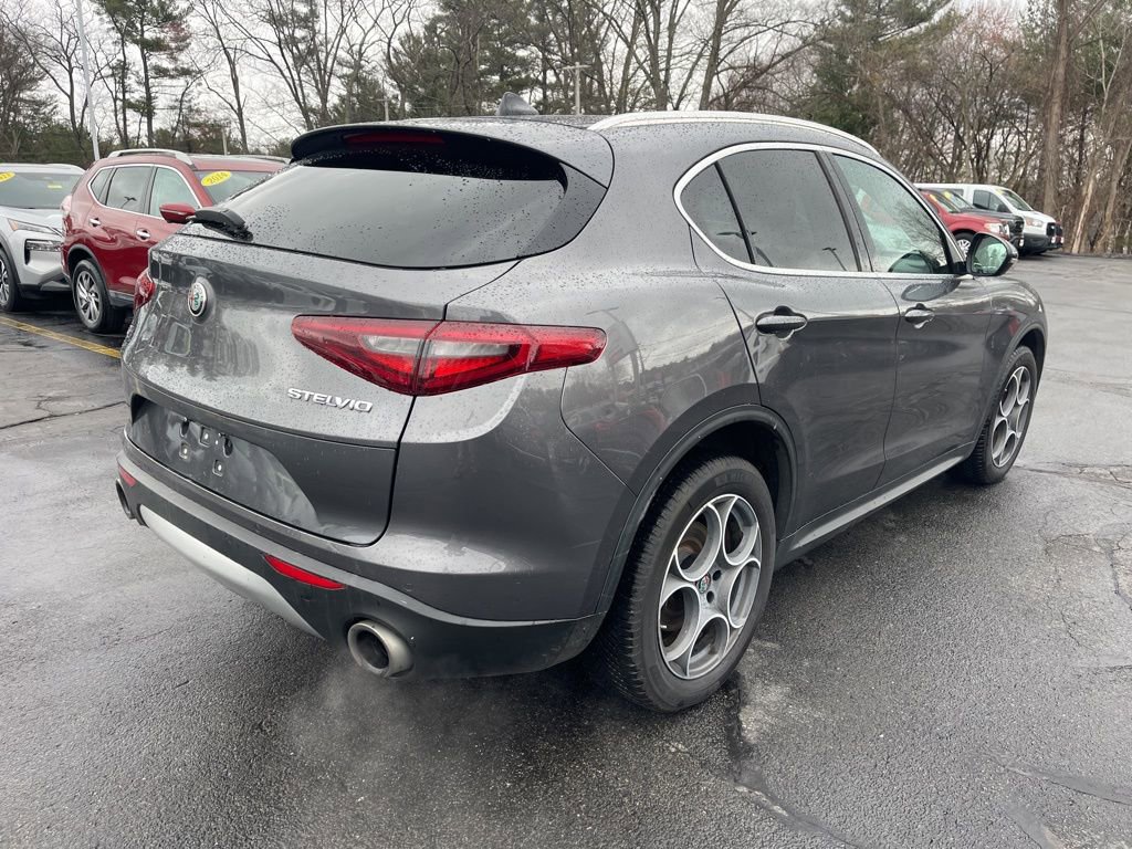 Used 2018 Alfa Romeo Stelvio AWD image 7