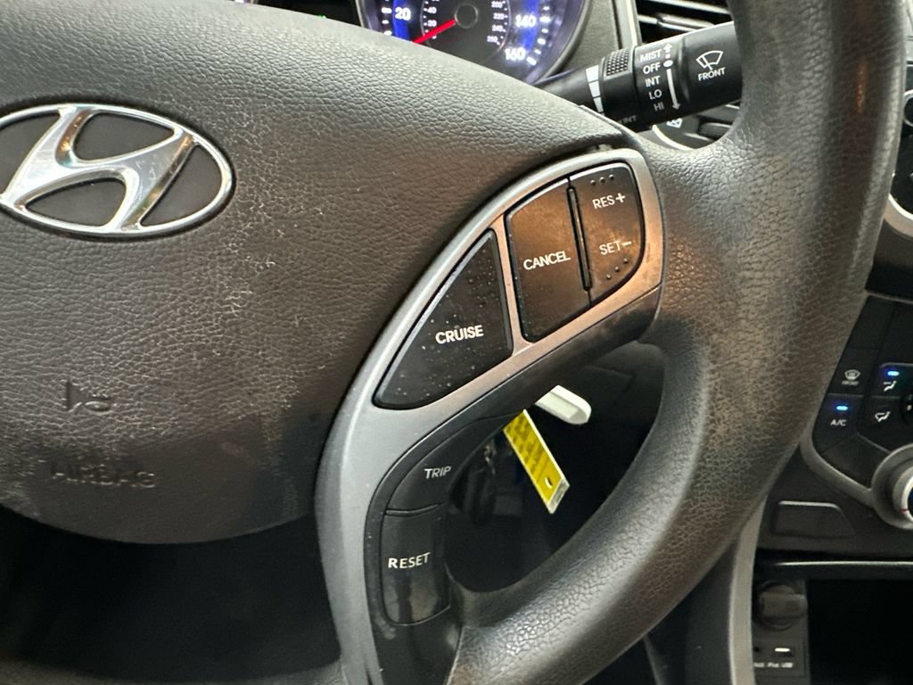 Used 2016 Hyundai Elantra SE FWD image 23