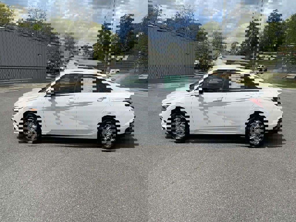 New 2026 Hyundai Elantra SE image 20