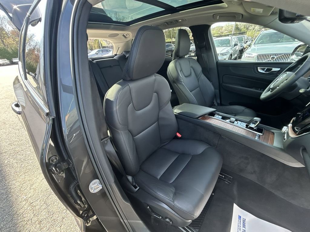 Certified 2023 Volvo XC60 B5 Plus w/ Climate Package AWD/4WD image 25