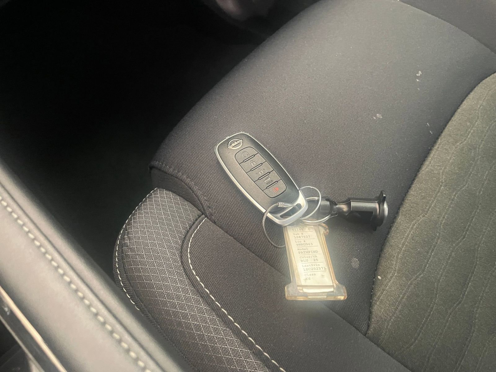 Used 2025 Nissan Pathfinder SV image 22