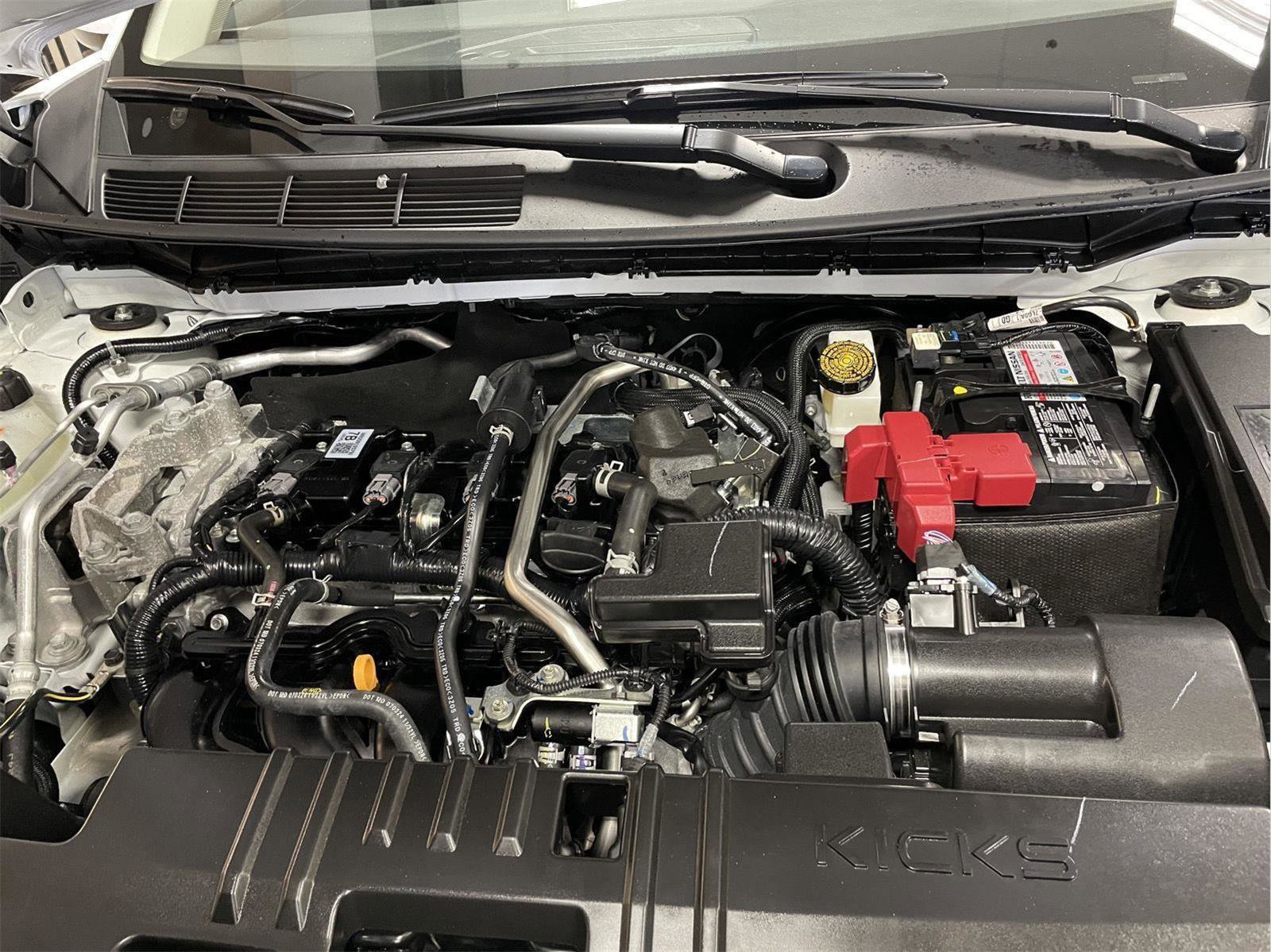 Used 2025 Nissan Kicks SV image 11