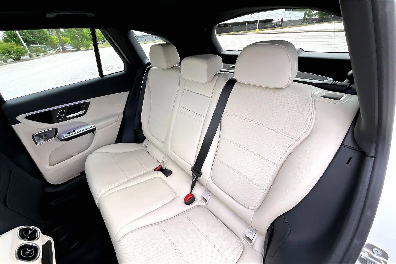 Used 2026 Mercedes-Benz GLC 300 4MATIC image 21