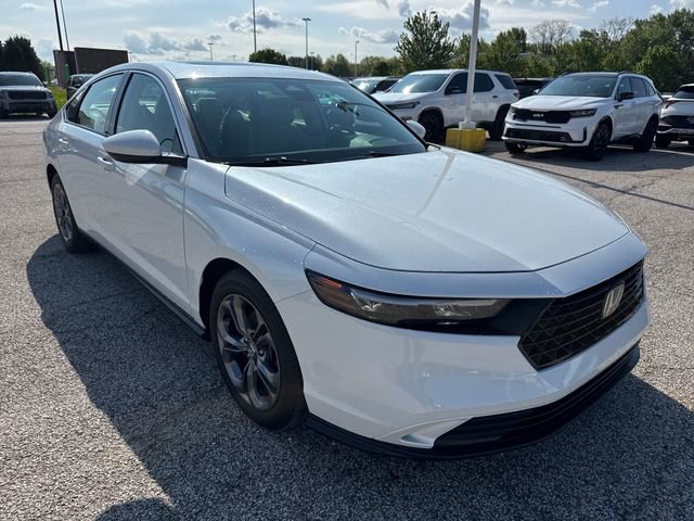 Used 2023 Honda Accord EX image 2