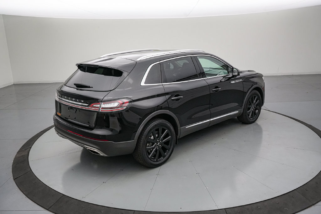 Used 2023 Lincoln Nautilus Reserve w/ Monochromatic Package AWD/4WD image 4