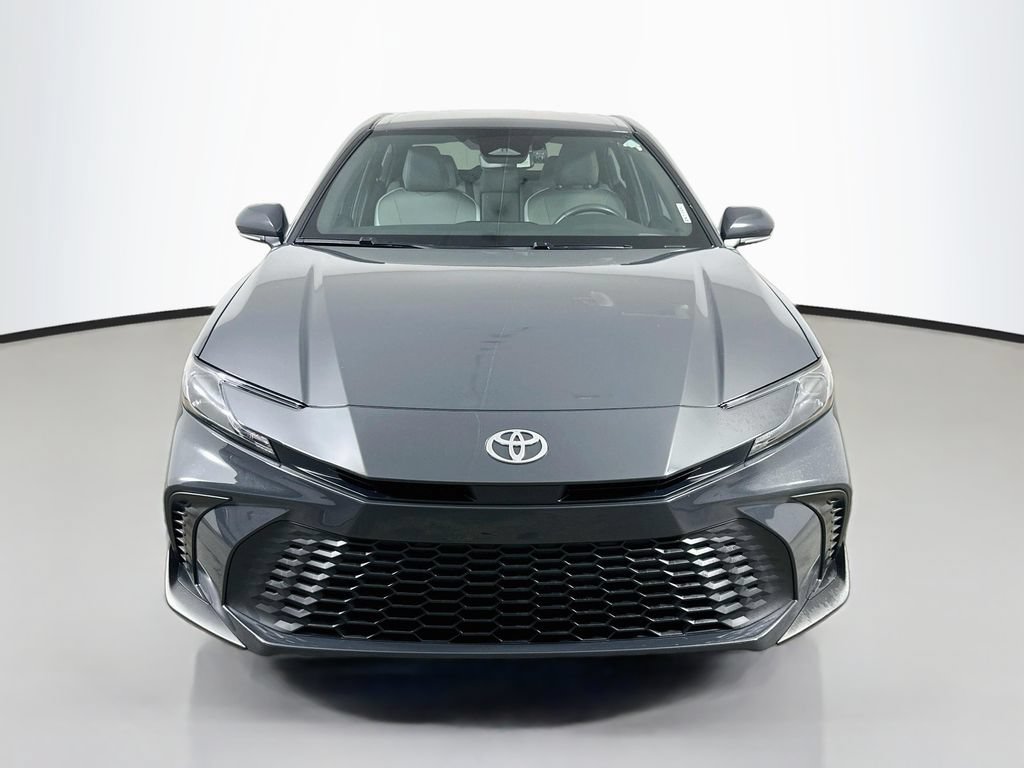 Used 2025 Toyota Camry SE FWD image 2