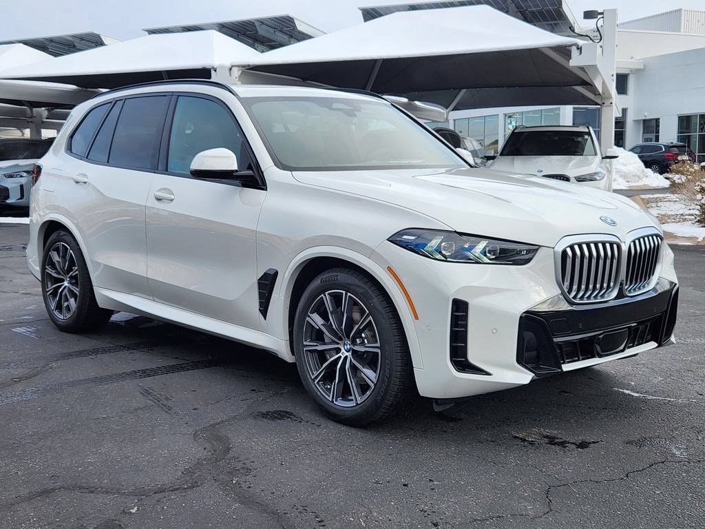 Used 2026 BMW X5 xDrive50e w/ M Sport Package AWD/4WD image 5