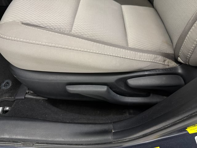 Used 2018 Toyota Corolla LE FWD image 27