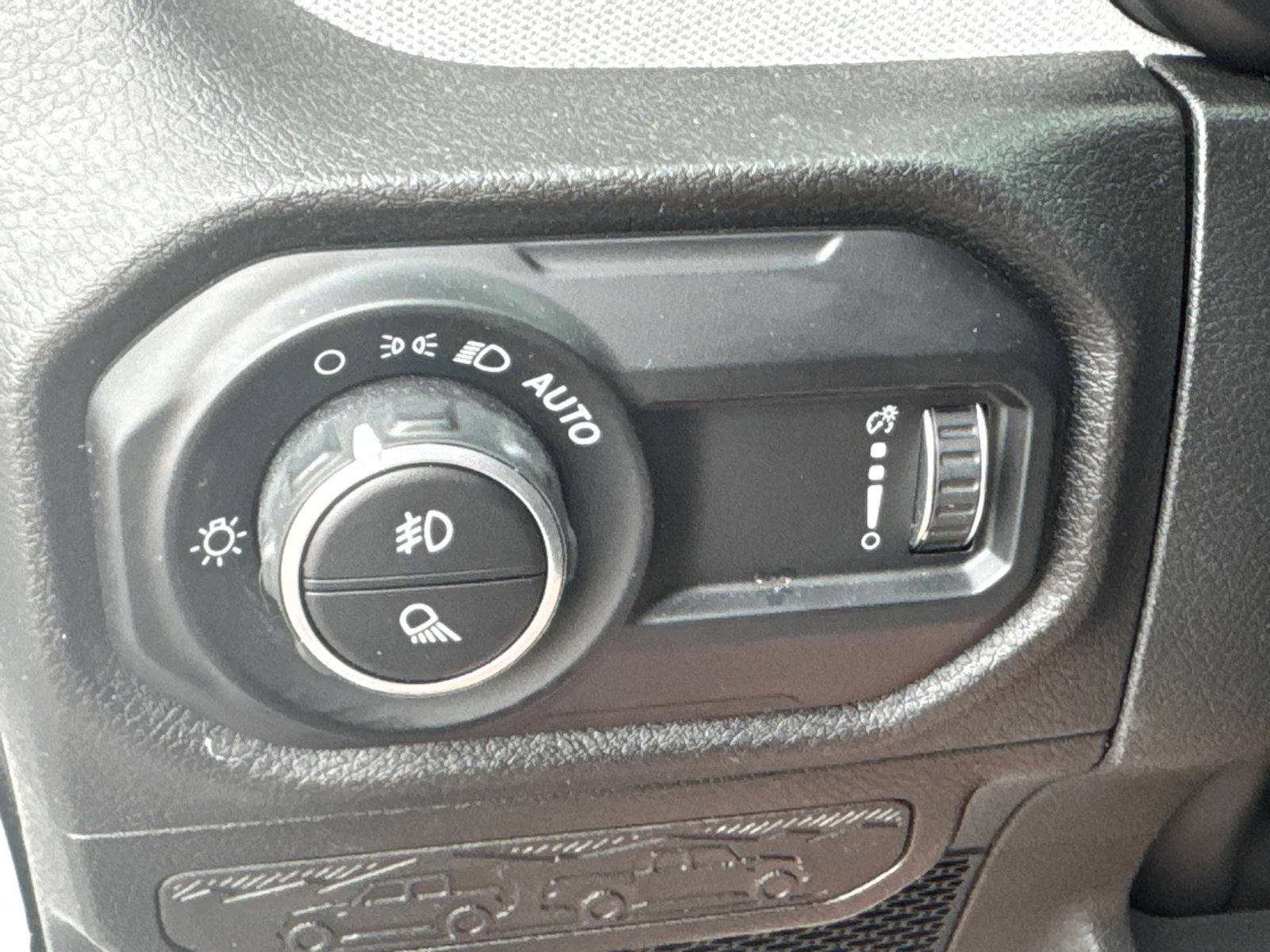 Used 2025 Jeep Gladiator Sport image 29