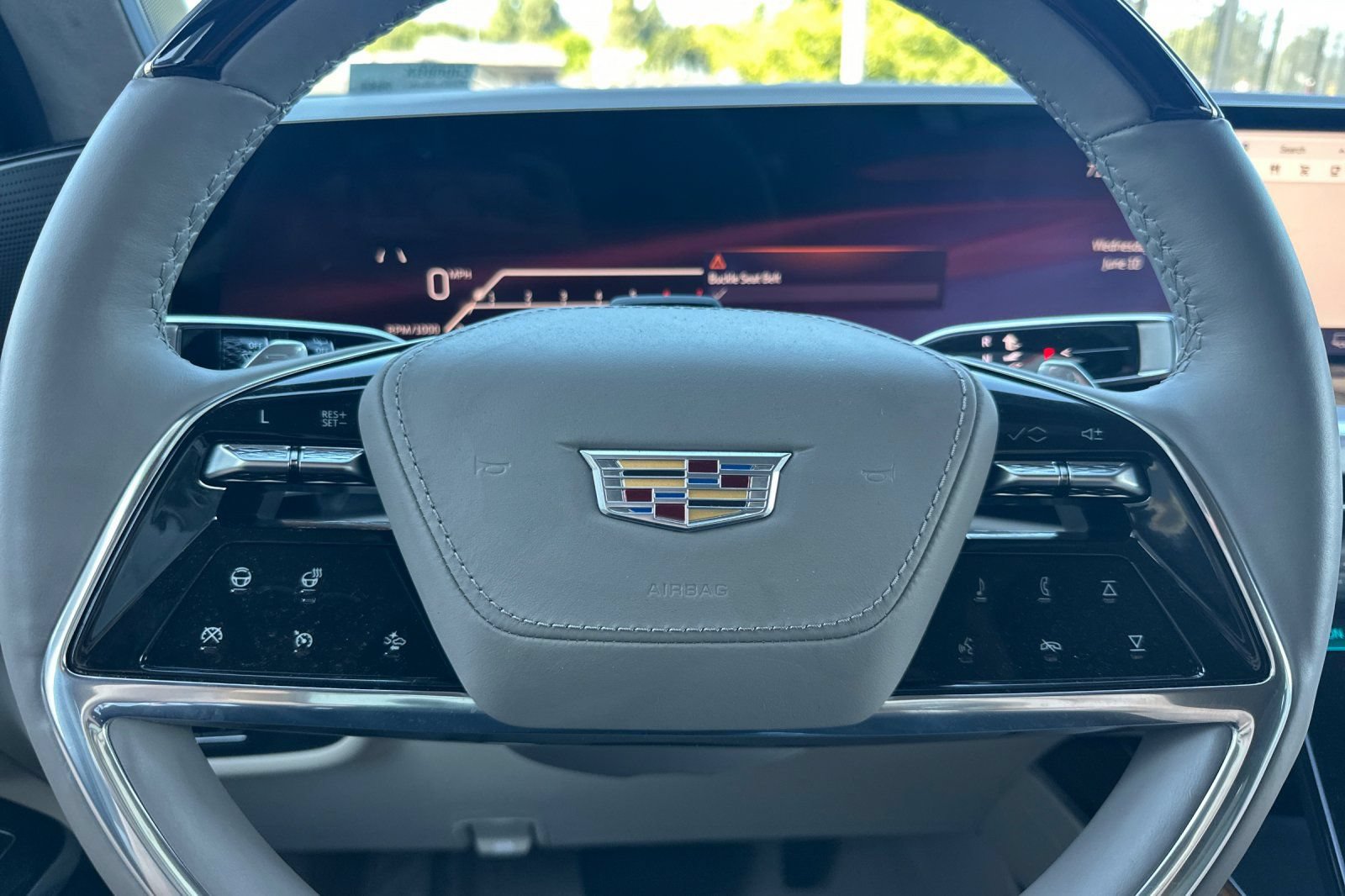Certified 2025 Cadillac Escalade ESV Premium Luxury Platinum AWD/4WD image 35