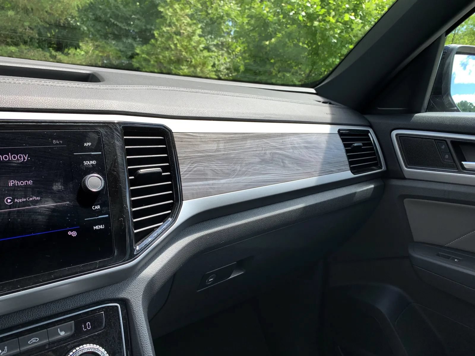 Used 2023 Volkswagen Atlas Cross Sport SE FWD image 18