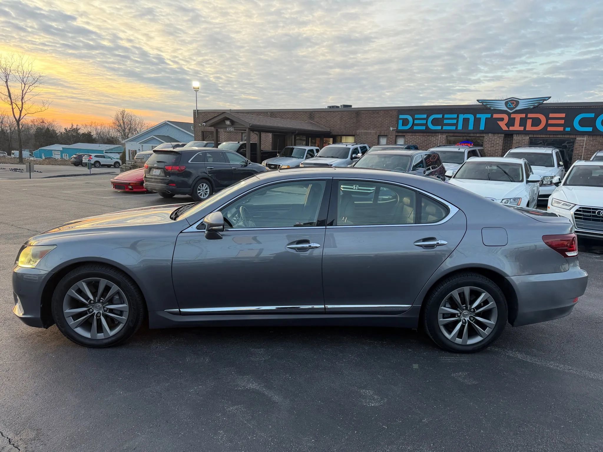 Used 2013 Lexus LS 460 AWD w/ Comfort Pkg image 6