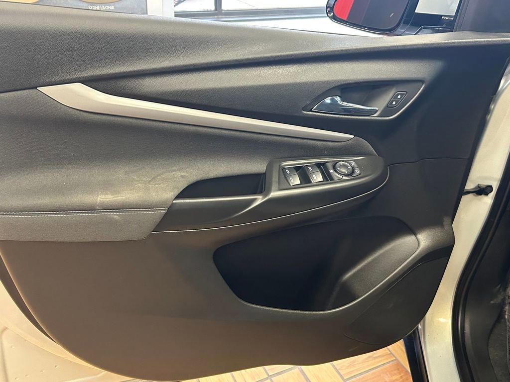 Used 2022 Chevrolet Bolt EUV LT w/ Comfort Package image 12