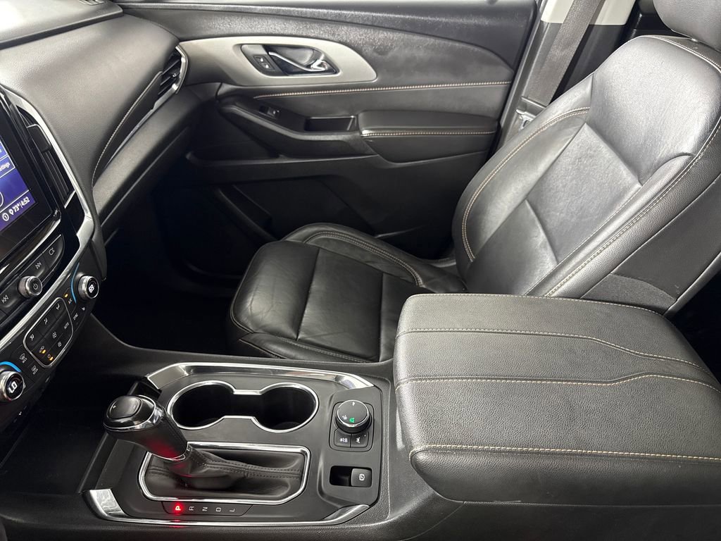 Used 2020 Chevrolet Traverse LT w/ Driver Confidence II Package FWD image 19