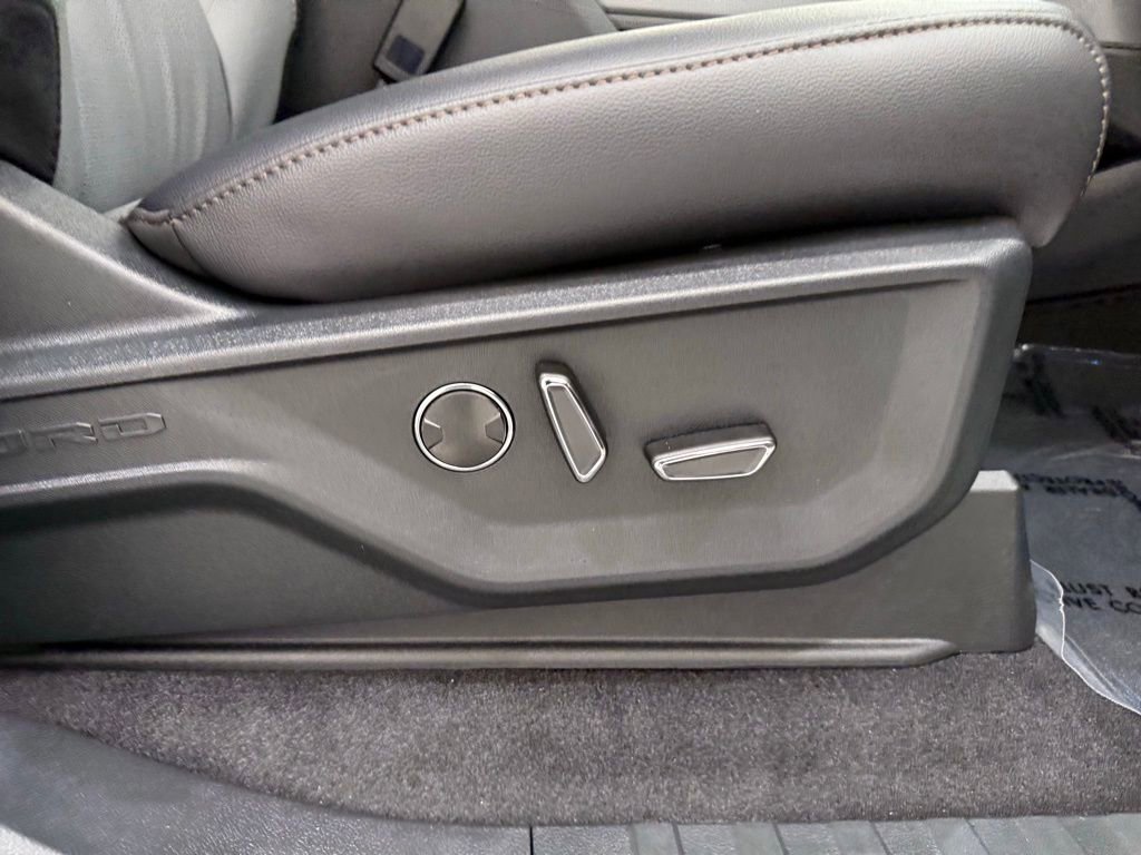 New 2025 Ford F150 Lightning Lariat AWD/4WD image 14