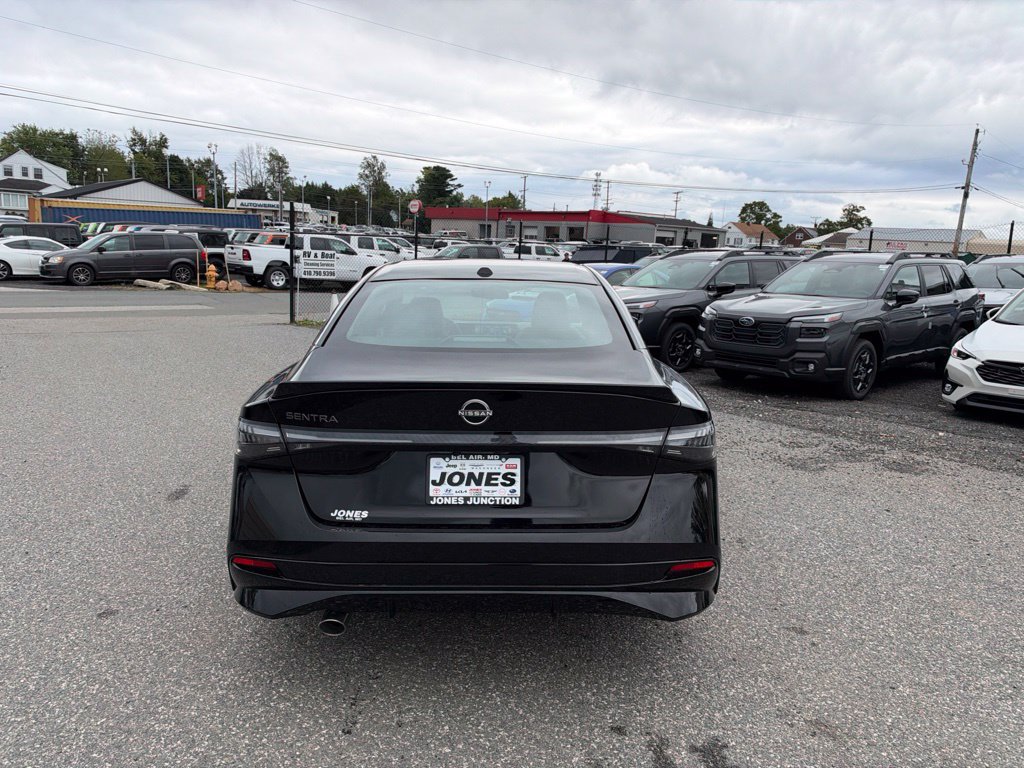 New 2027 Nissan Sentra SR w/ SR Premium Package FWD image 6