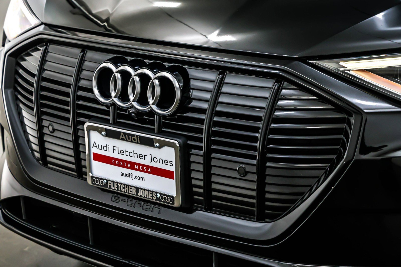 Used 2022 Audi e-tron Premium w/ Convenience Plus Package image 13