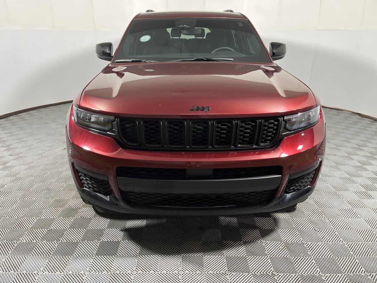 Used 2023 Jeep Grand Cherokee L Laredo AWD/4WD image 3
