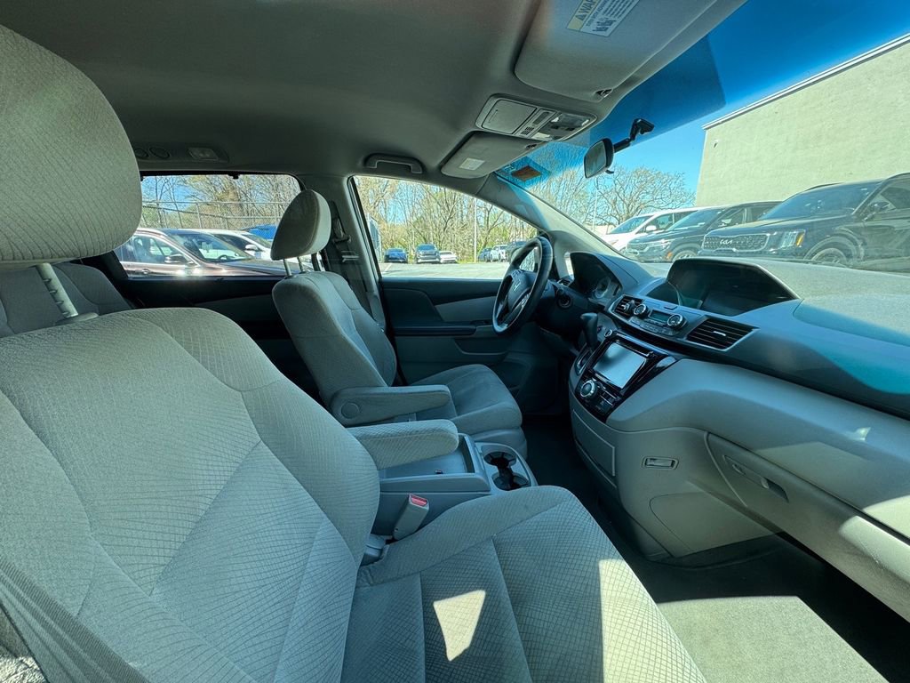 Used 2014 Honda Odyssey EX image 3