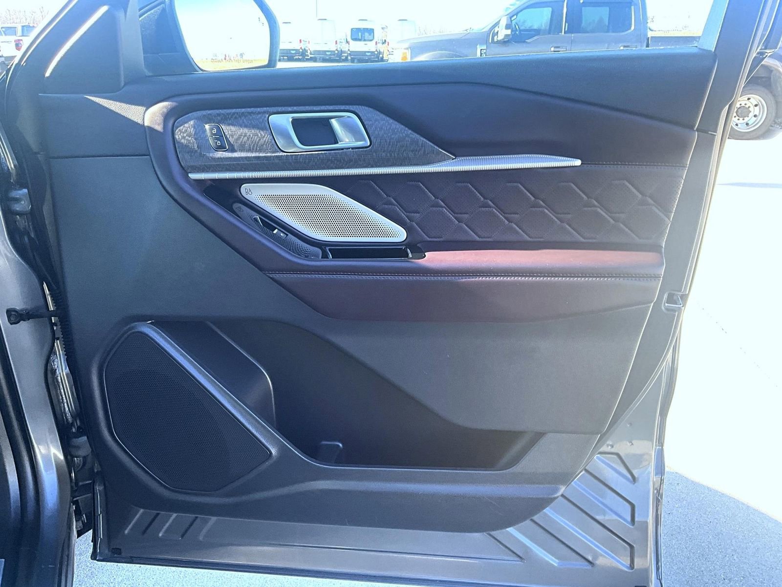 Used 2025 Ford Explorer Platinum w/ LUX Leather Package image 17