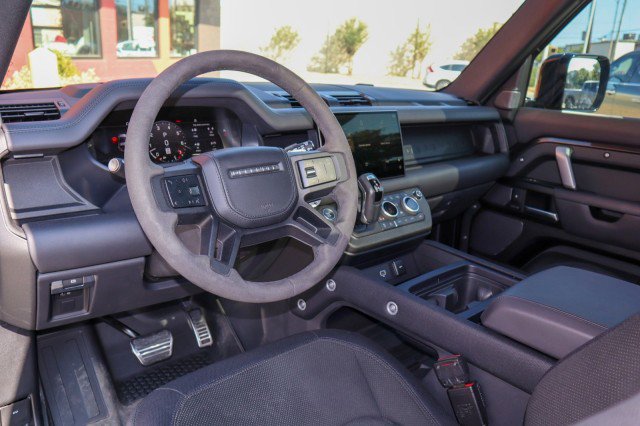 Used 2023 Land Rover Defender 90 V8 image 12
