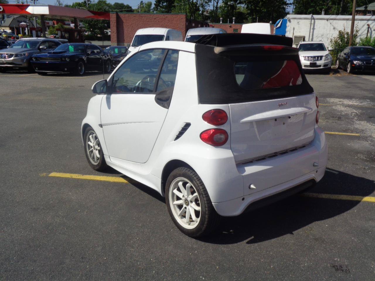 Used 2013 smart fortwo passion RWD image 8