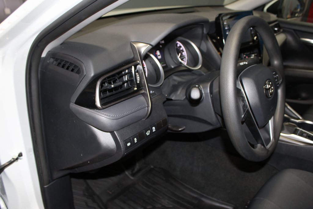 Used 2023 Toyota Camry LE image 11