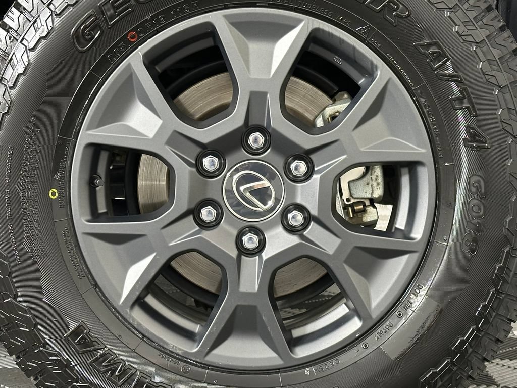 Used 2024 Lexus GX 550 AWD/4WD image 14