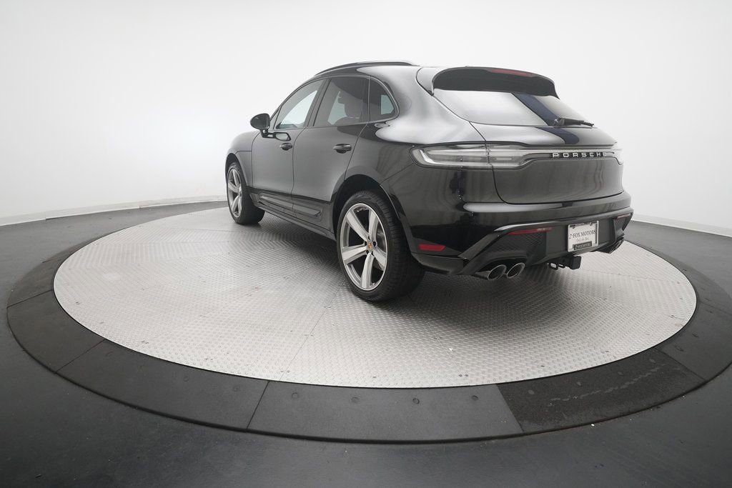 Certified 2026 Porsche Macan image 12
