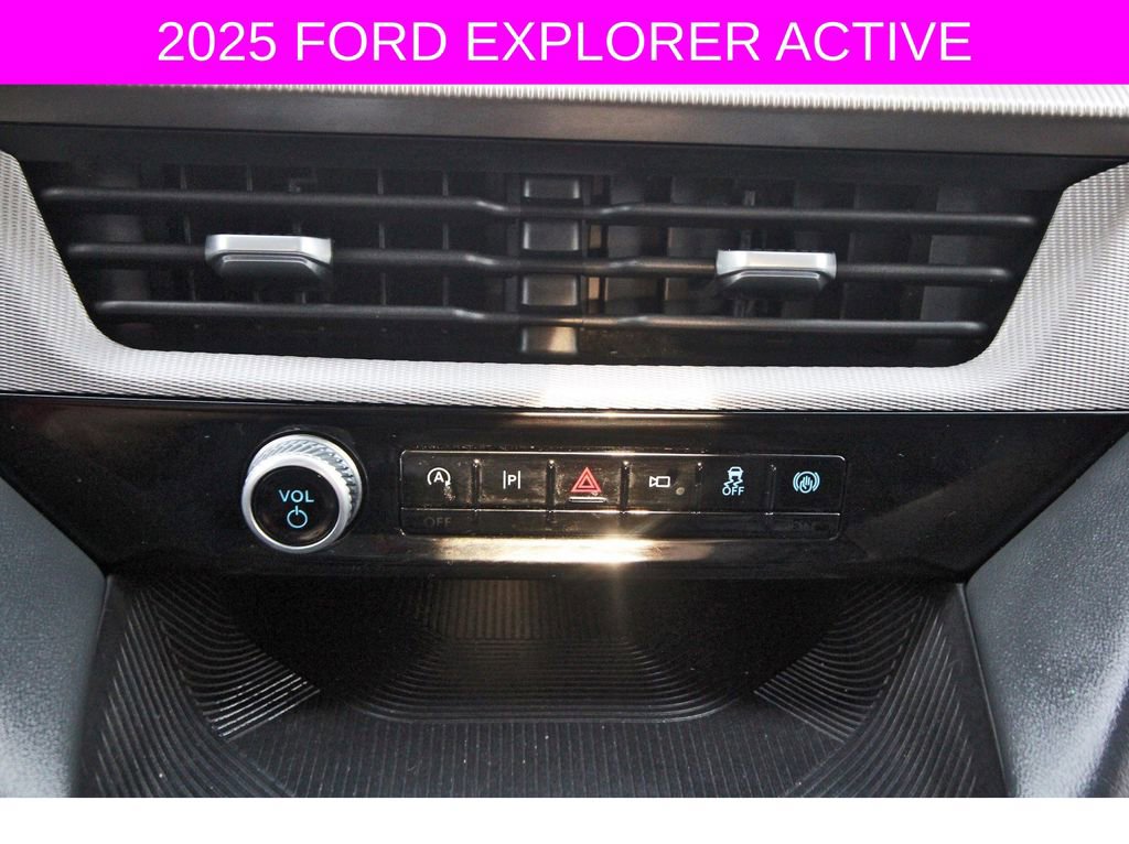 Used 2025 Ford Explorer Active RWD image 26