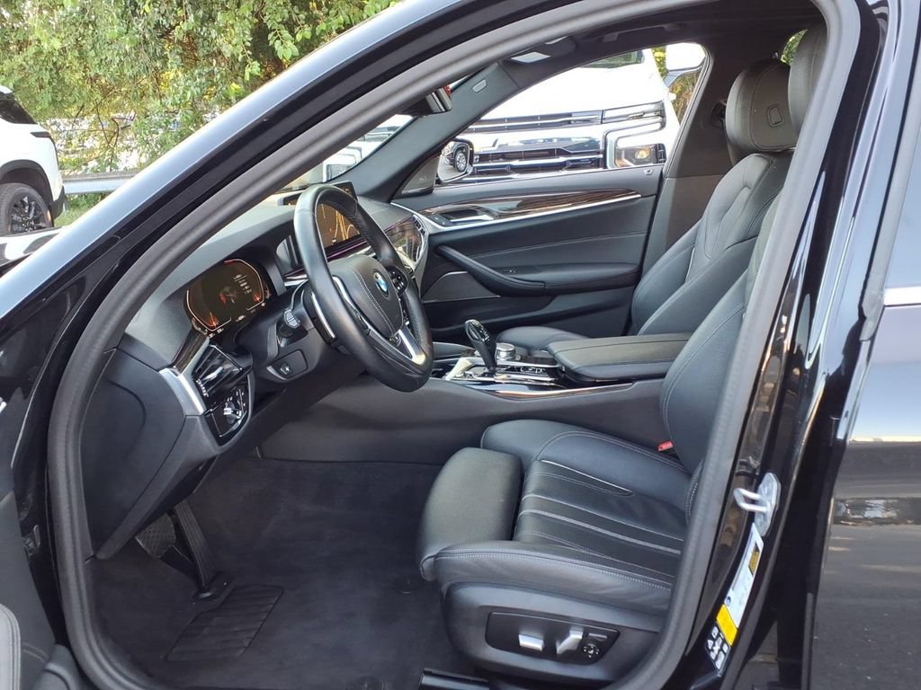 Used 2023 BMW 530i xDrive AWD/4WD image 11