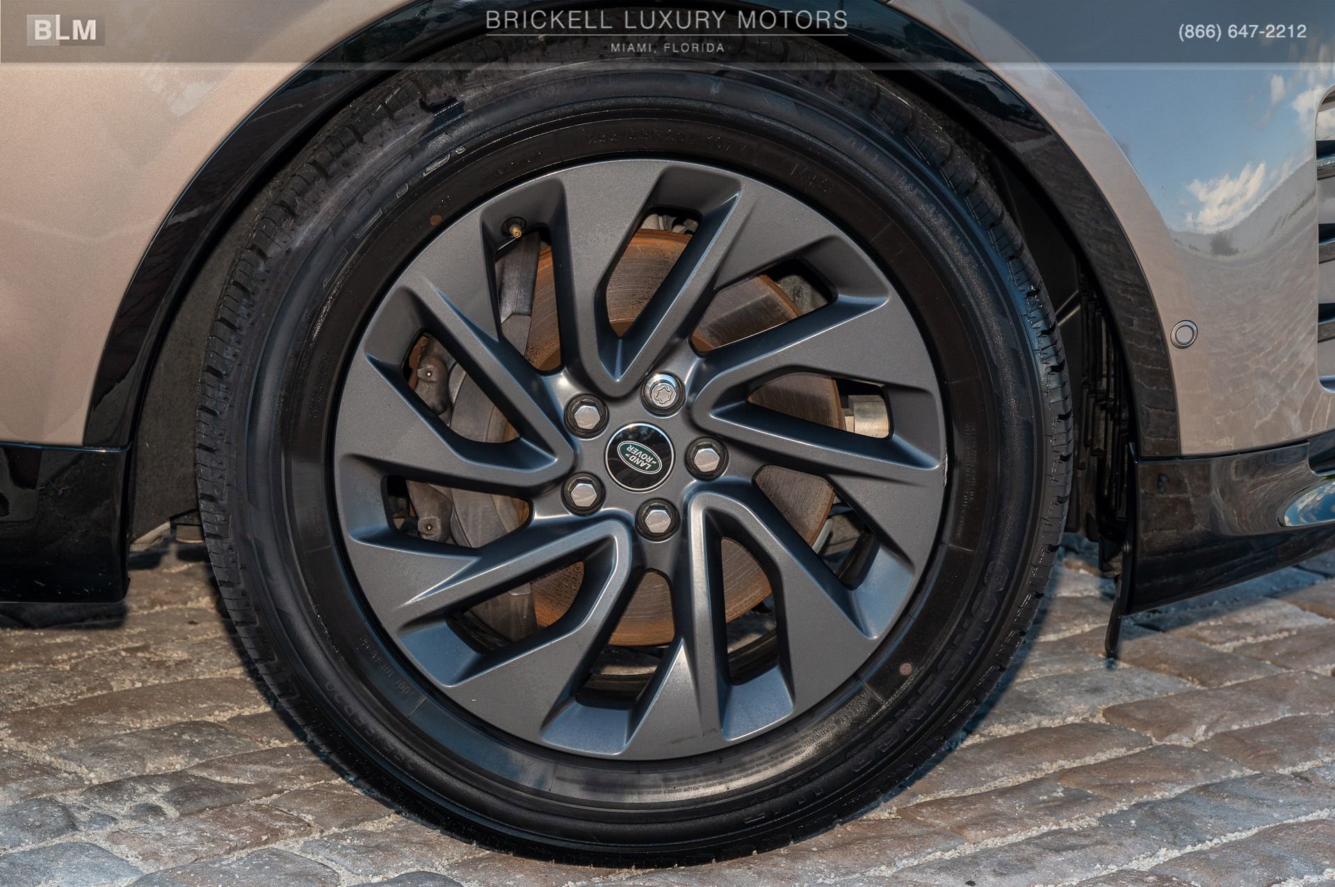 Used 2023 Land Rover Discovery S R-Dynamic image 41