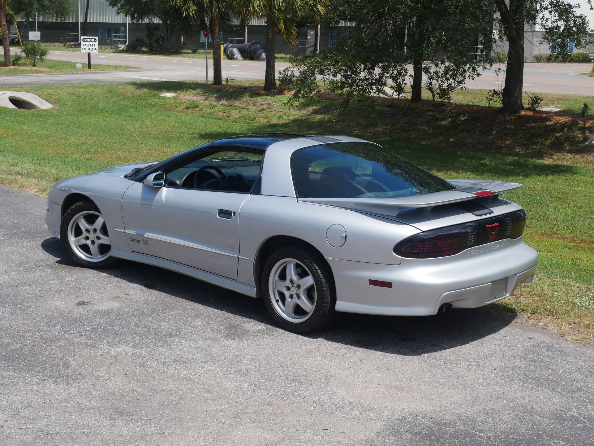 Used 1997 Pontiac Firebird Trans Am RWD image 19