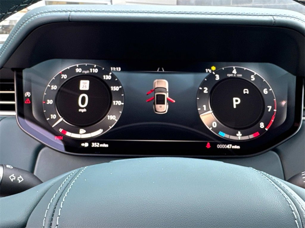 New 2025 Land Rover Range Rover SV image 32