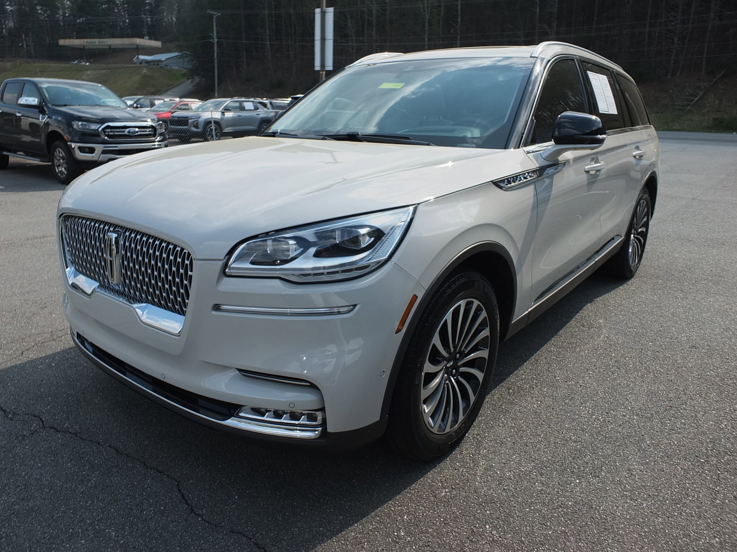Used 2022 Lincoln Aviator Reserve w/ Equipment Group 201A image 7