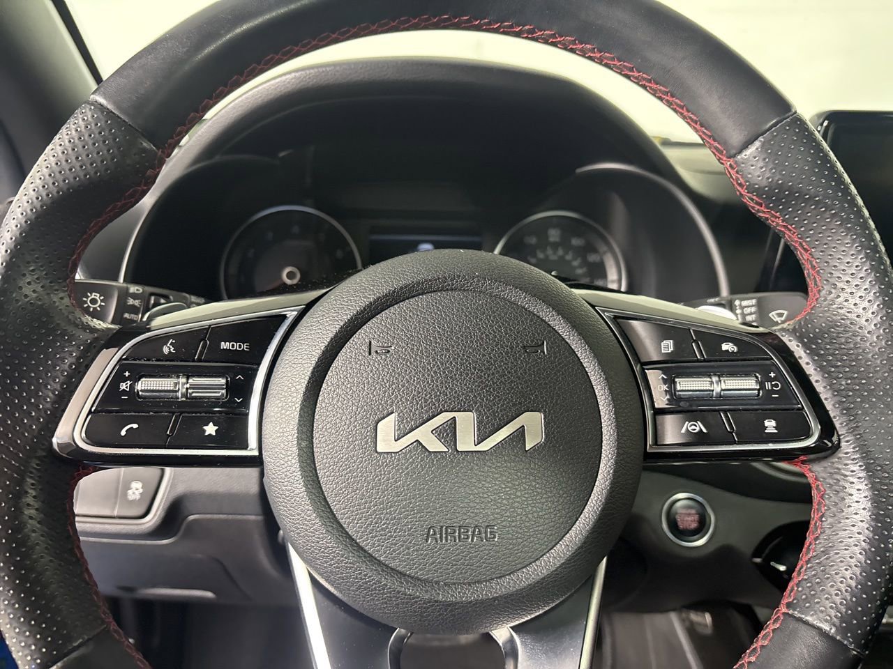 Used 2022 Kia Forte GT w/ GT Technology Package image 10