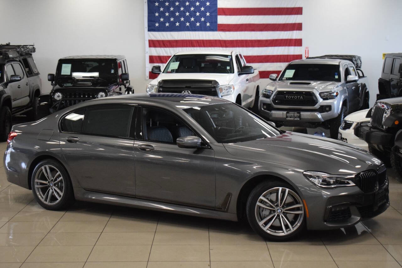 Used 2018 BMW 750i image 2