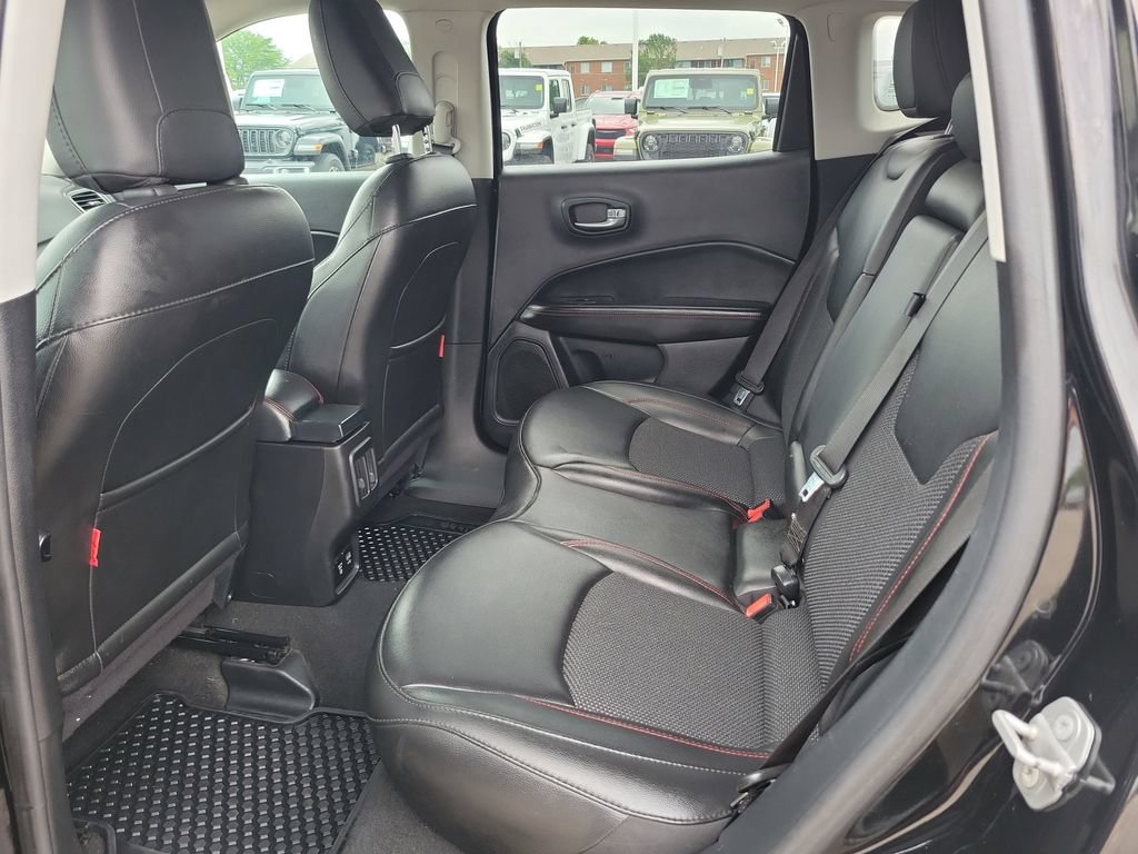 Used 2020 Jeep Compass Trailhawk AWD/4WD image 9