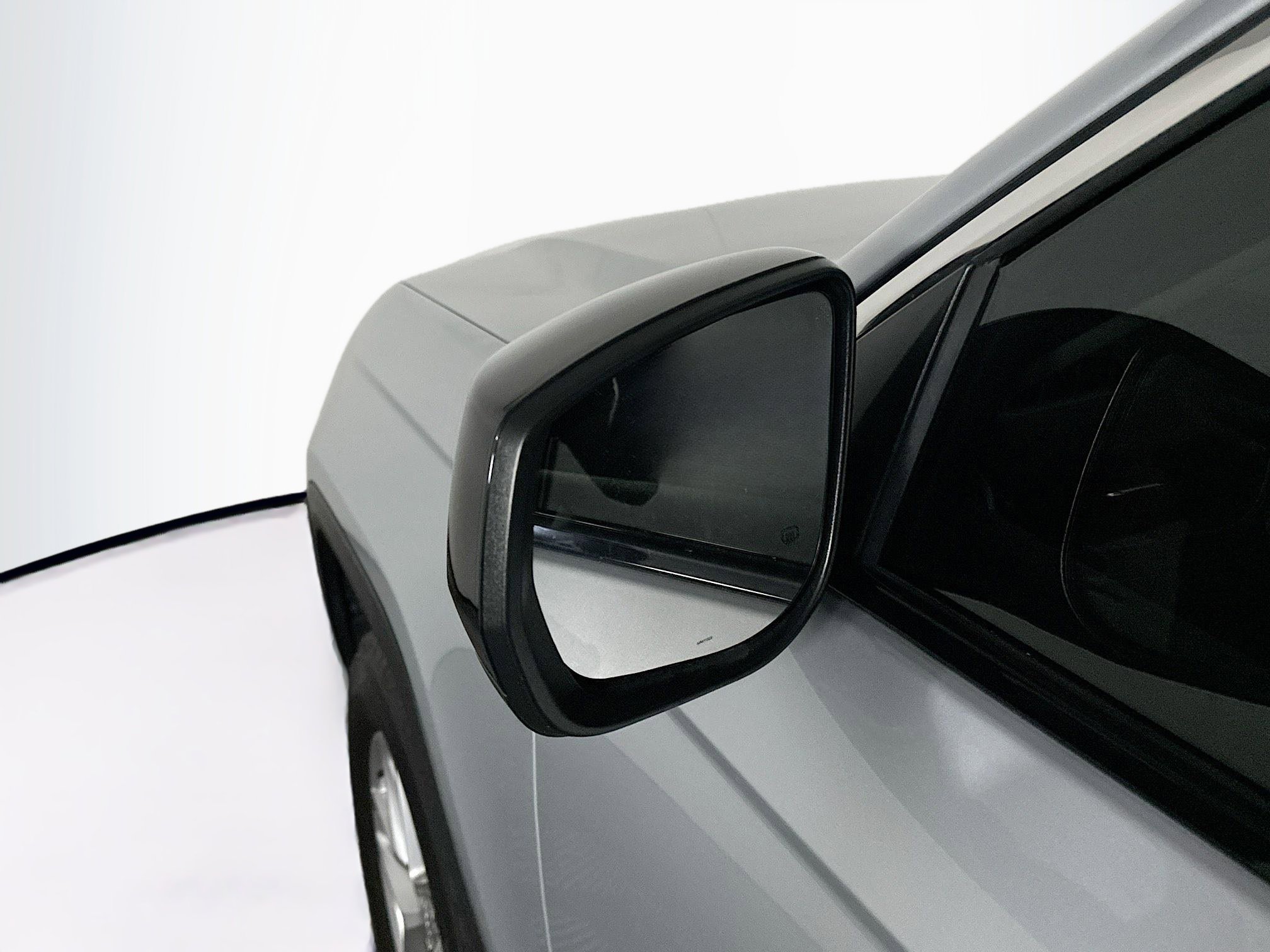 Used 2023 Jeep Grand Cherokee Laredo image 16