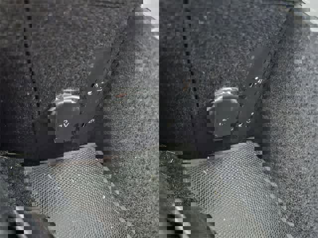 Used 2023 Porsche Taycan w/ Premium Package image 34