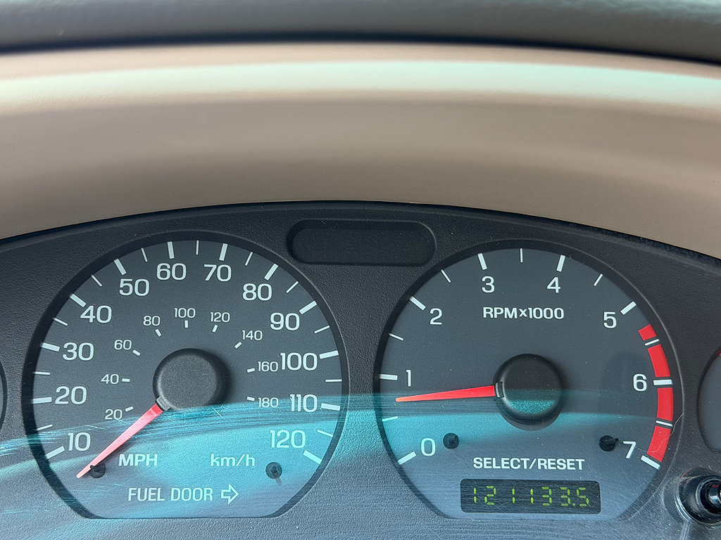 Used 2003 Ford Mustang Coupe RWD image 12