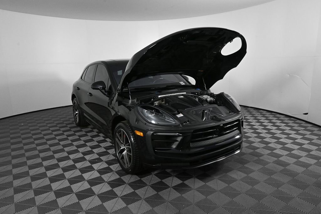 Used 2024 Porsche Macan S w/ Premium Plus Package image 32