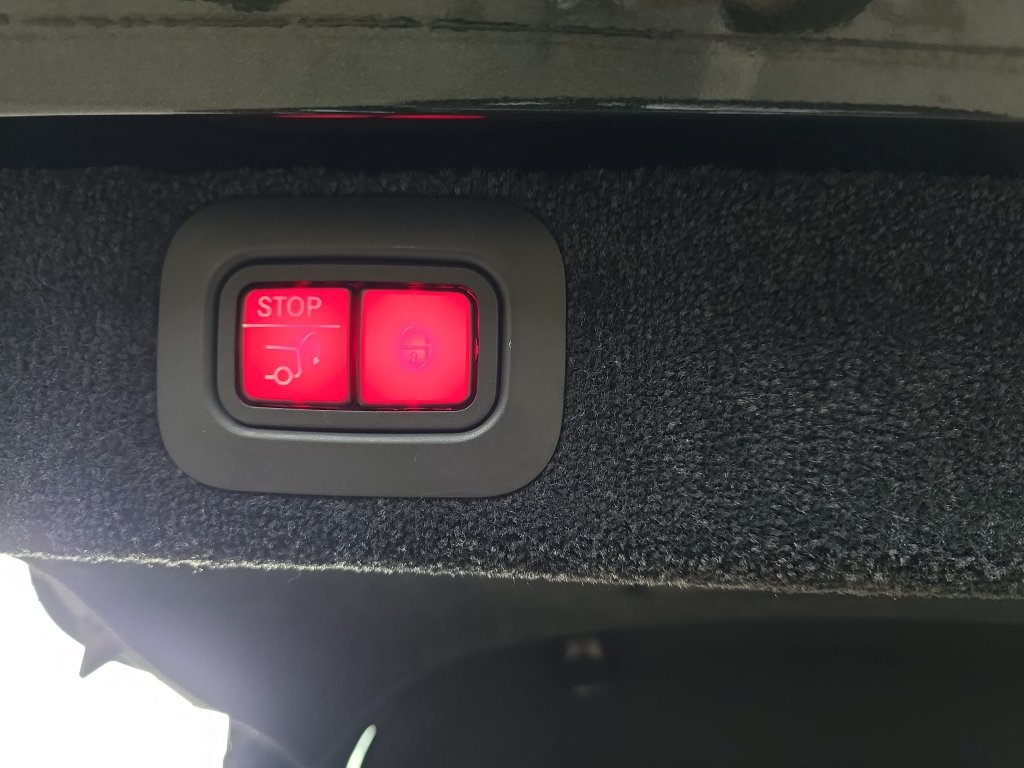 Used 2023 Aston Martin DBX 707 AWD/4WD image 16
