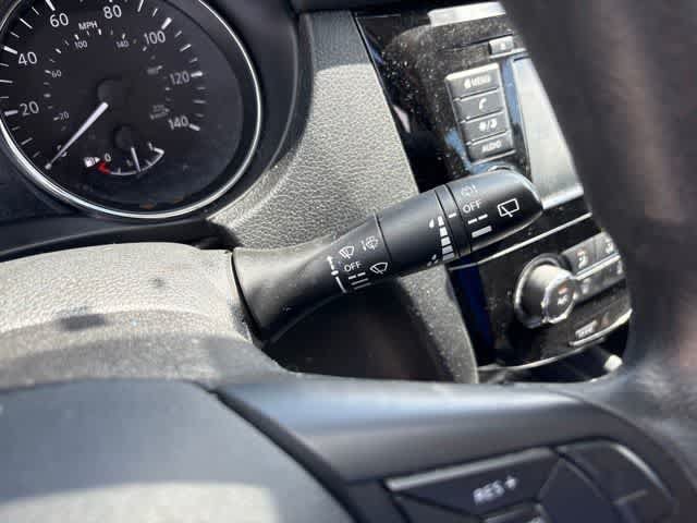 Used 2019 Nissan Rogue S FWD image 17