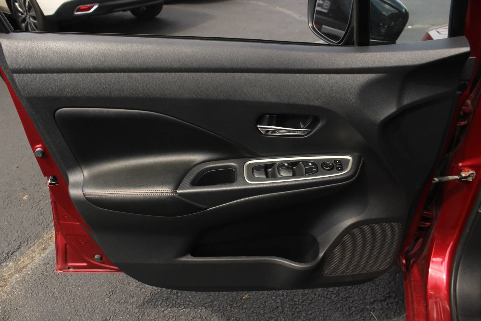 Used 2020 Nissan Versa SR FWD image 13