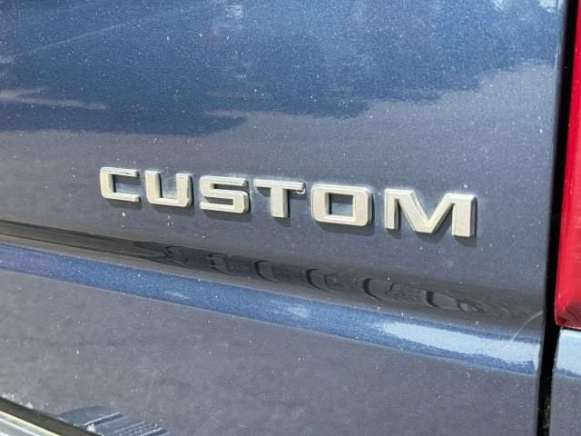 Used 2020 Chevrolet Silverado 1500 Custom w/ Custom Value Package AWD/4WD image 7