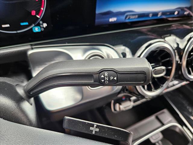 Used 2026 Mercedes-Benz GLB 250 image 12