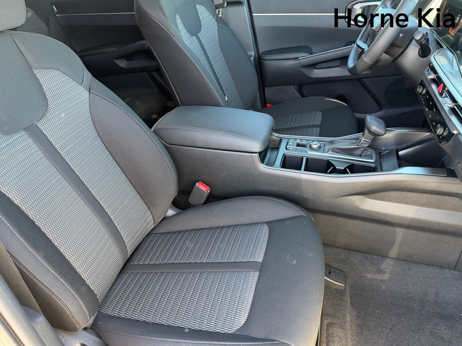 New 2026 Kia Sorento LX FWD image 9