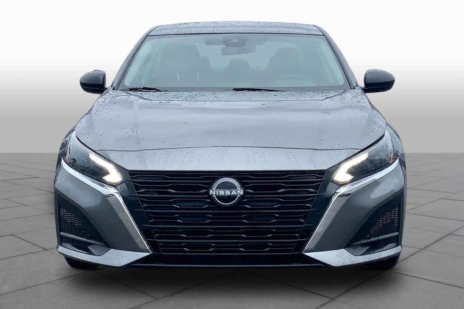 Used 2025 Nissan Altima 2.5 SV FWD image 4